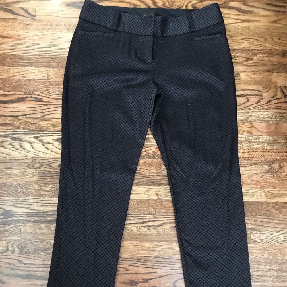 Limited Capri pant - Size 8 - dotted pattern